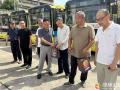 炎炎夏日送清涼 濃濃關(guān)懷沁人心 市交通運輸局領(lǐng)導慰問公交員工送清涼