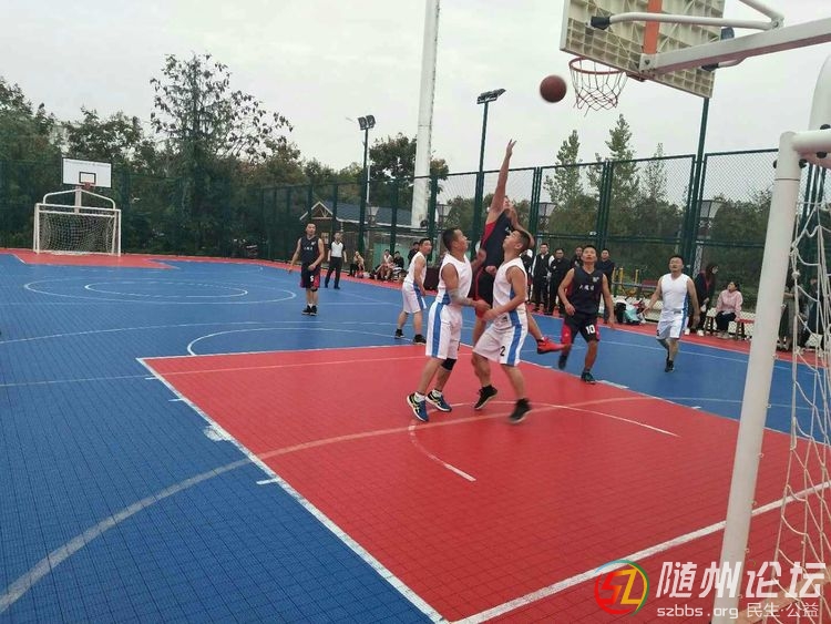 何店中心學(xué)?！ご箅S通進(jìn)四強(qiáng) | 萬(wàn)達(dá)杯籃球賽